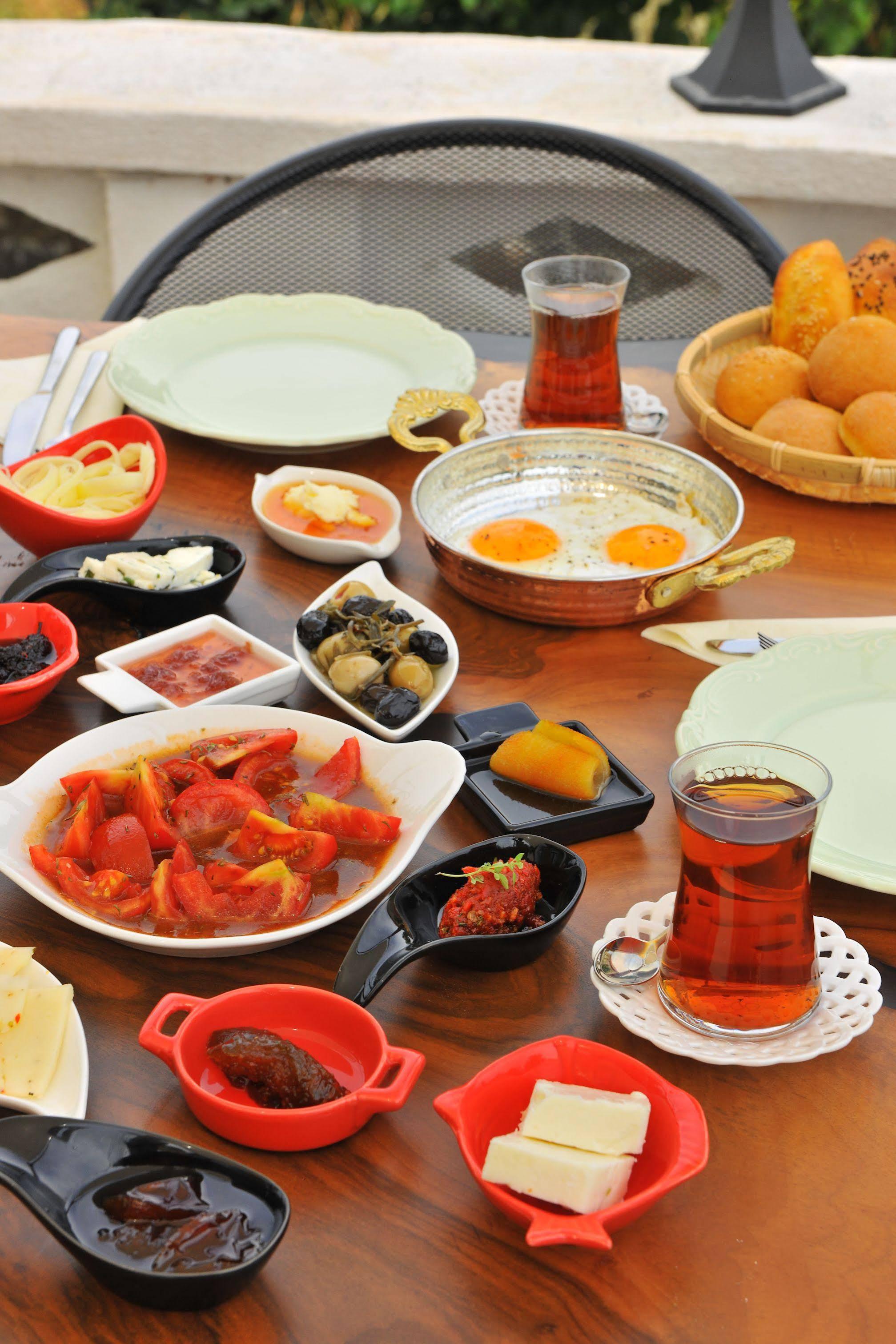 페트리노 고크제아다 호텔 키친 İmroz 외부 사진